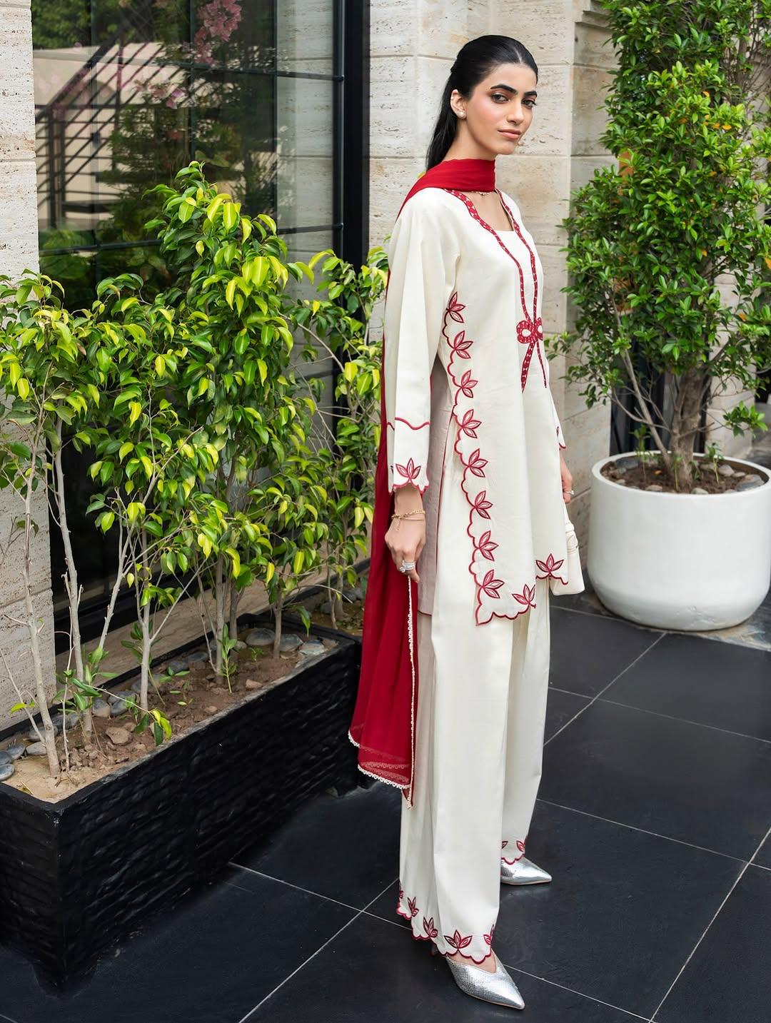 Zola Embroidered 3PC Premium Mid Season Arabic Lawn