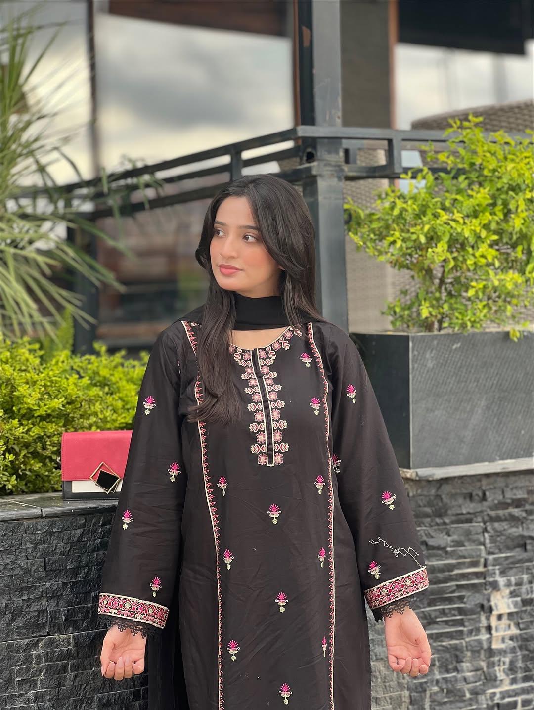 Anika Embroidered 3PC Mid-Season Luxury Set
