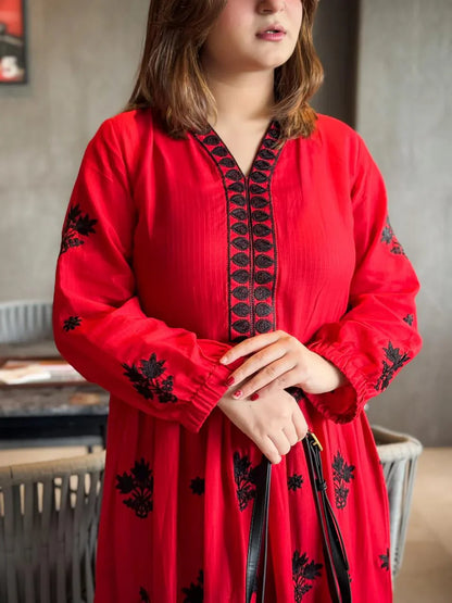 Shanzay Embroidered Maxi 2PC Premium Mid Season