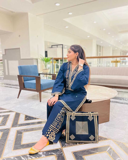 Pyramid Printed 2 Piece Set with Handbag Gift