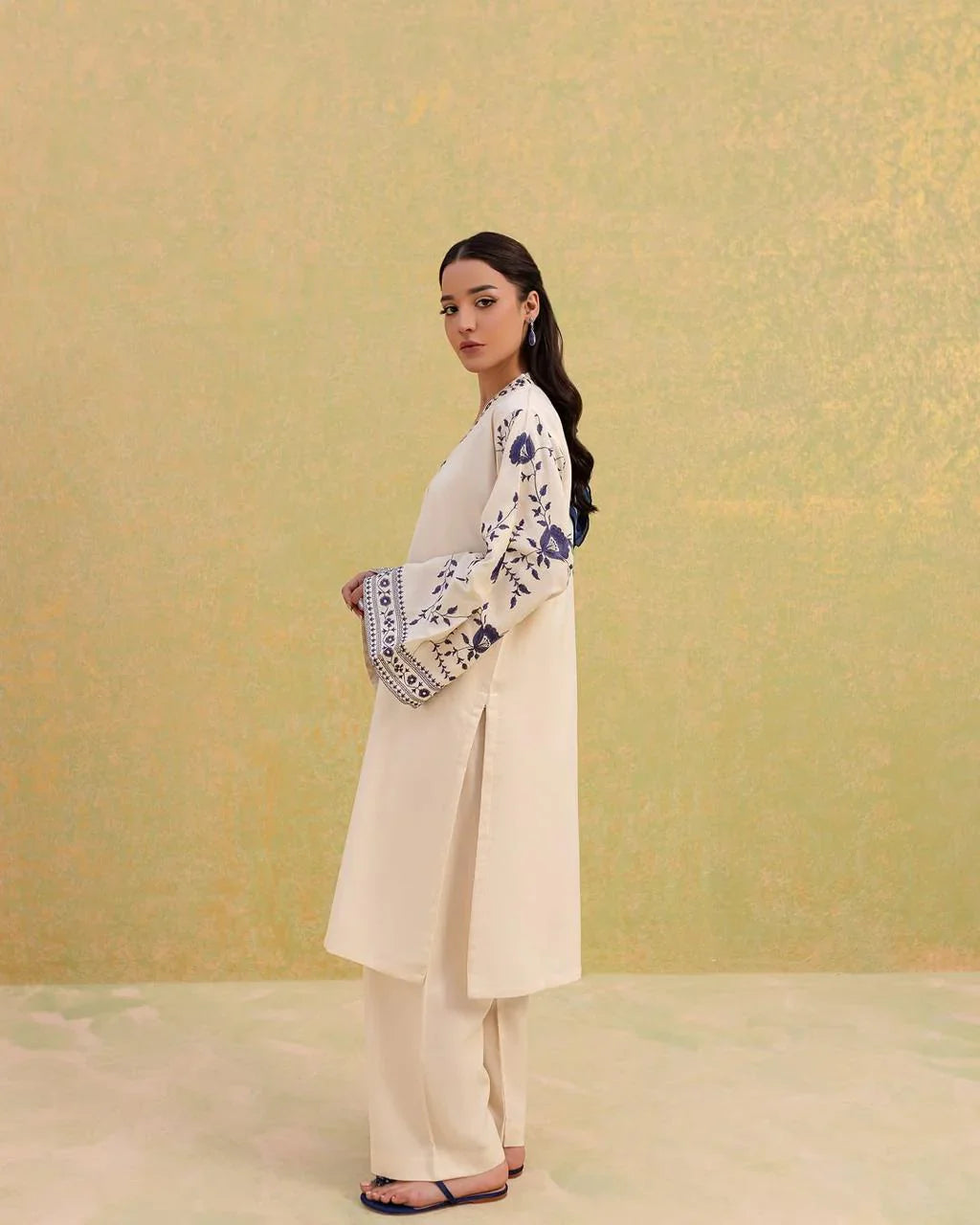 BluePret Embroidered 2PC Premium