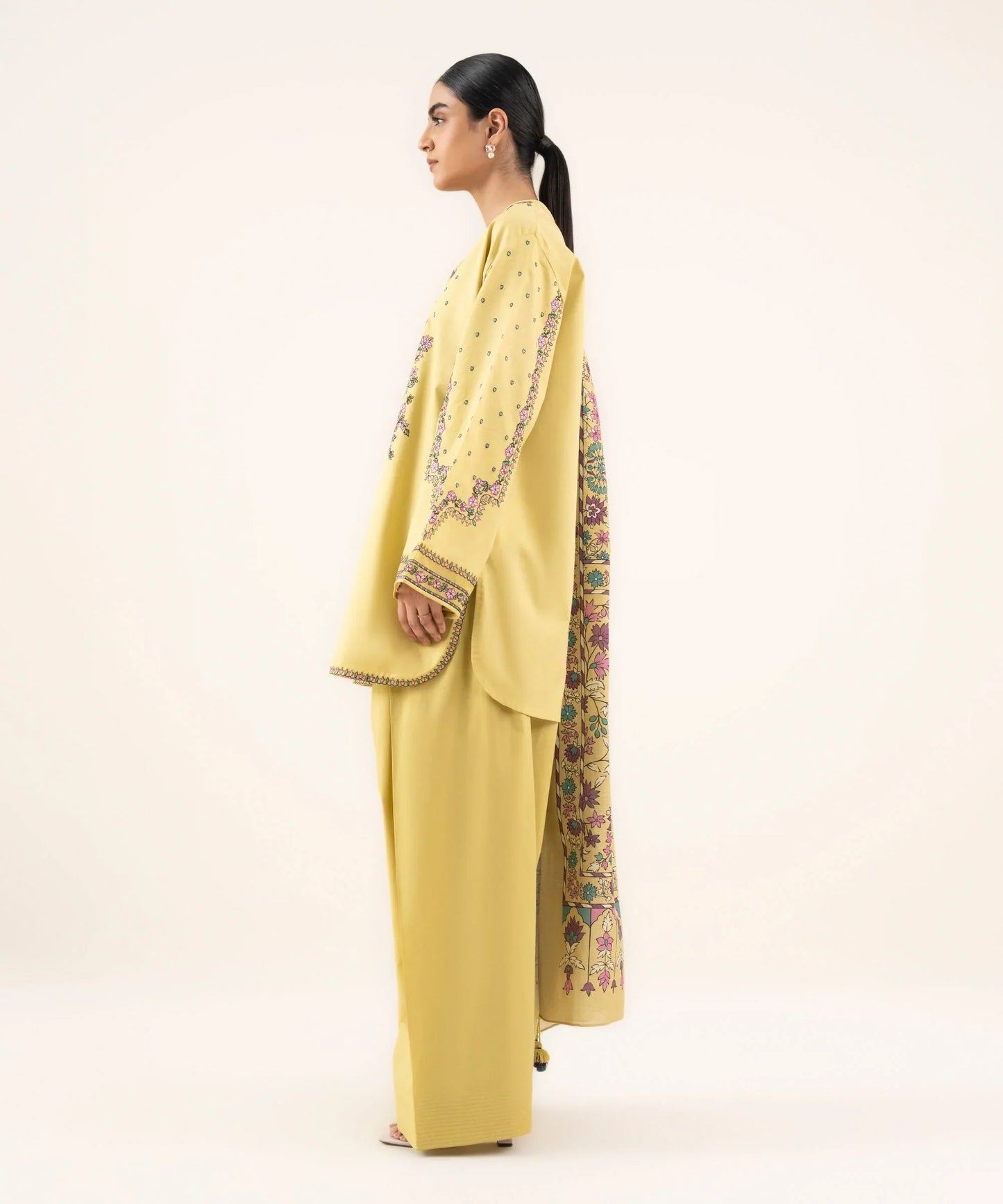 Ayel Khaddar Embroidered 3PC